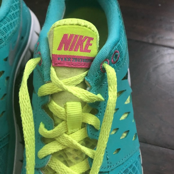 SOLD Nike Flex Running Shoes Size 8 - Picture 2 of 8